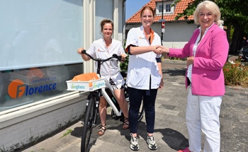 Florence stapt op de e-bike.jpg